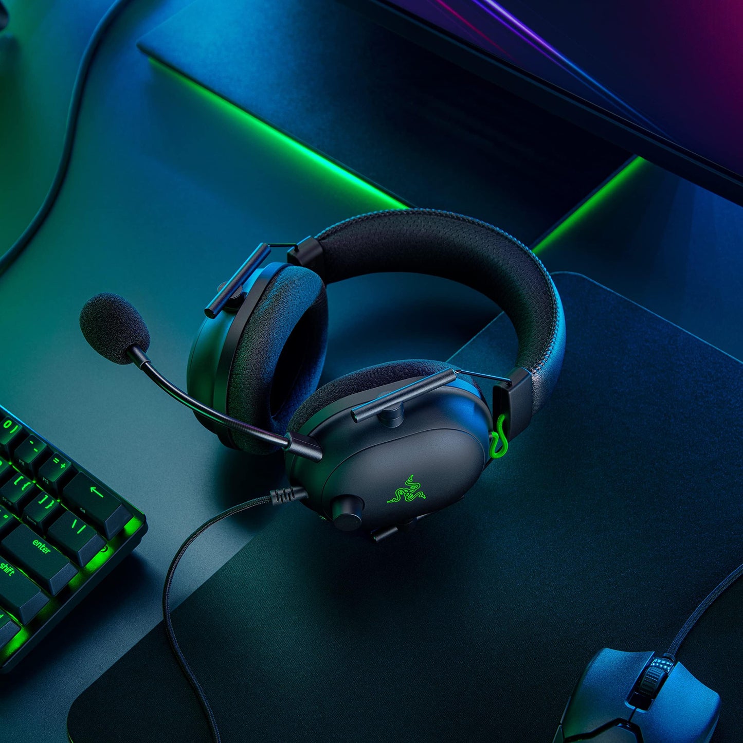 Razer BlackShark V2 Gaming Headset: THX 7.1 Spatial Surround Sound - 50mm Drivers - Detachable Mic - for PC, PS4, PS5, Switch, Xbox One, Xbox Series X|S - 3.5mm Audio Jack & USB DAC - Black