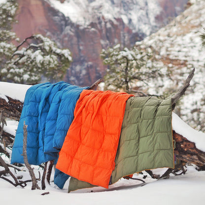 Get Out Gear Double Puffy Camping Blanket - Extra Puffy, Packable, Lightweight and Warm | Ideal for Outdoors, Travel, Stadium, Festivals, Beach, Hammock | Water-Resistant Camp Quilt (Teal Blue/Gray)